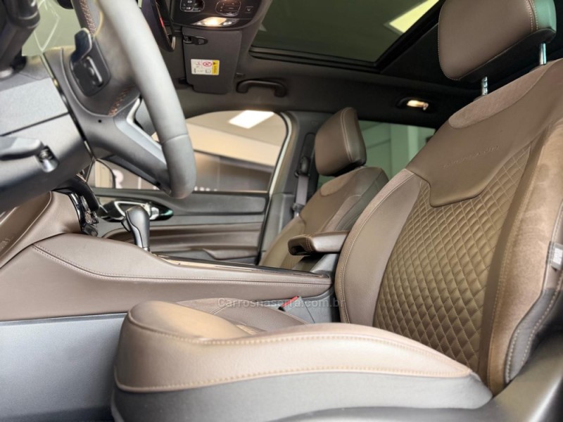 COMMANDER 1.3 OVERLAND T270 16V 4X2 TURBO FLEX 4P AUTOMÁTICO - 2023 - NOVO HAMBURGO