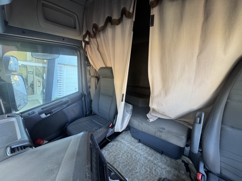 R-440 A 6X2 HIGHLINE - 2017 - FLORES DA CUNHA