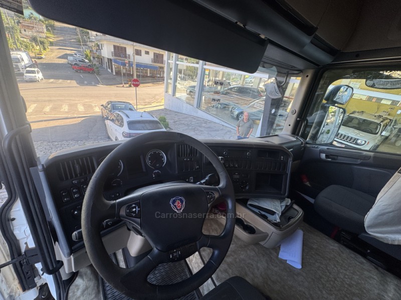 R-440 A 6X2 HIGHLINE - 2017 - FLORES DA CUNHA