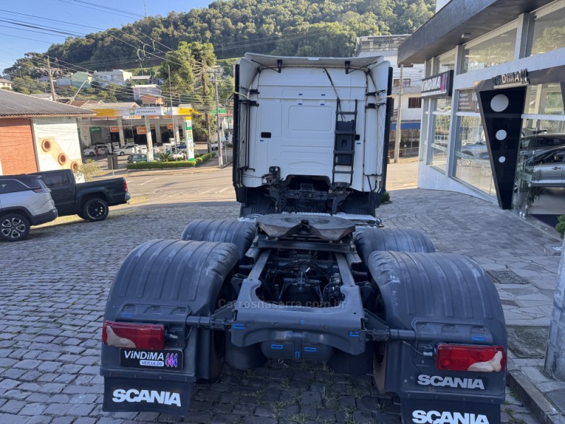 R-440 A 6X2 HIGHLINE - 2017 - FLORES DA CUNHA