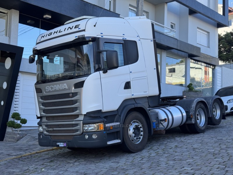 R-440 A 6X2 HIGHLINE - 2017 - FLORES DA CUNHA