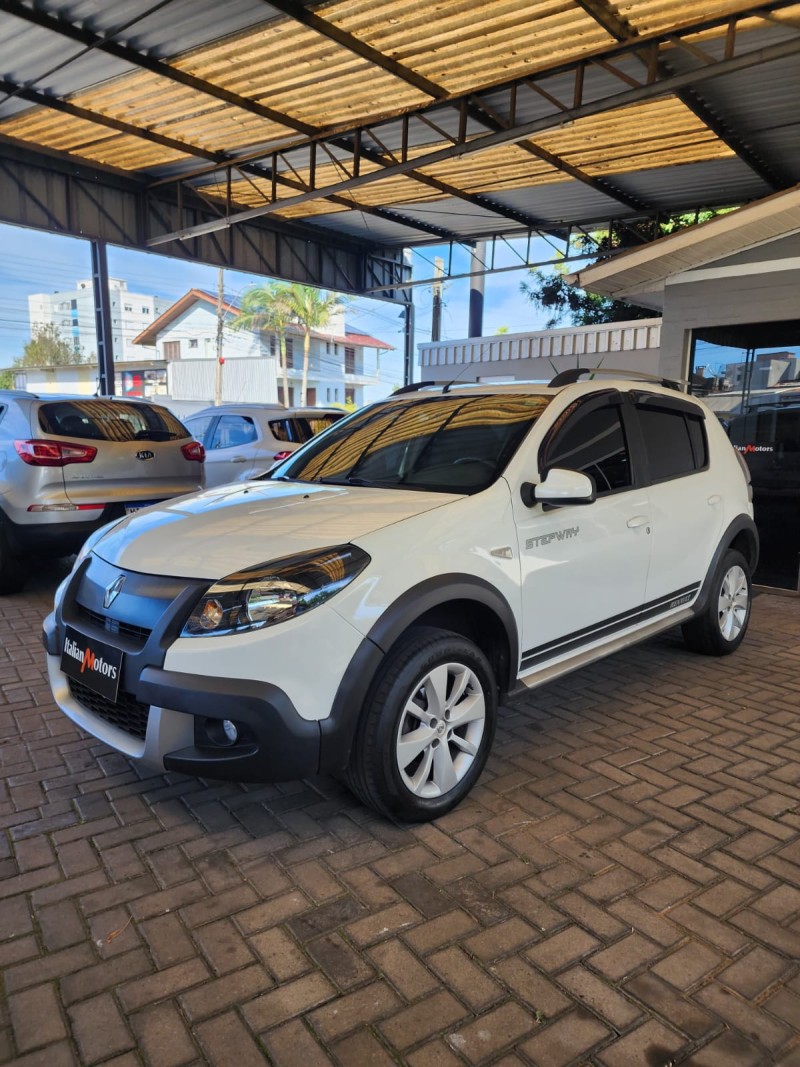 SANDERO 1.6 STEPWAY 8V FLEX 4P MANUAL - 2014 - CAXIAS DO SUL