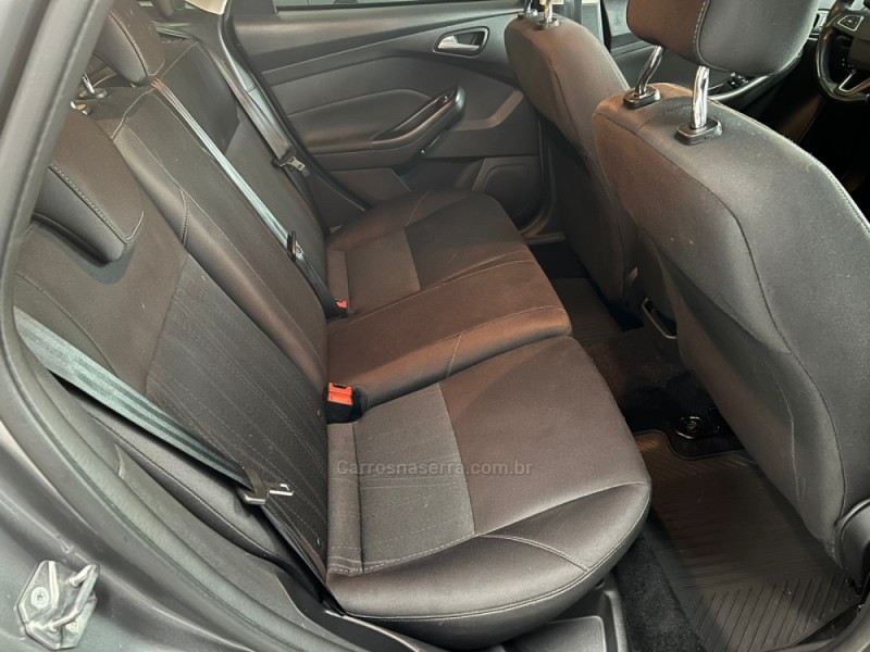 FOCUS 2.0 SE FASTBACK 16V FLEX 4P AUTOMÁTICO - 2018 - CAXIAS DO SUL