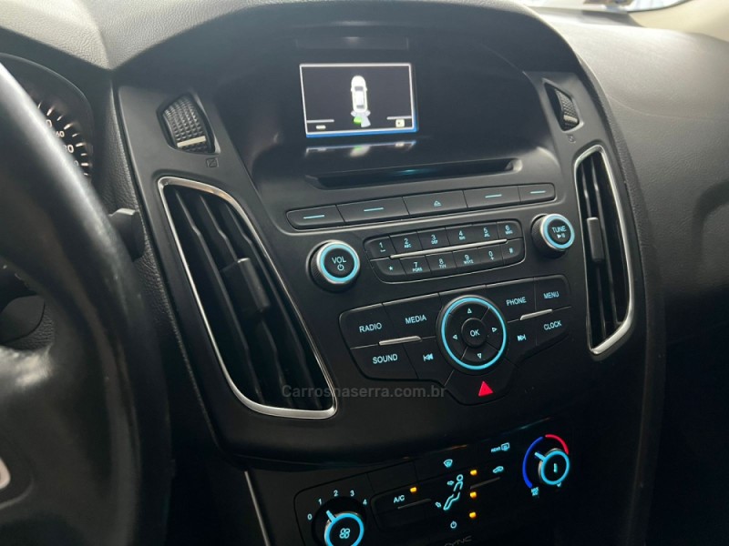 FOCUS 2.0 SE FASTBACK 16V FLEX 4P AUTOMÁTICO - 2018 - CAXIAS DO SUL