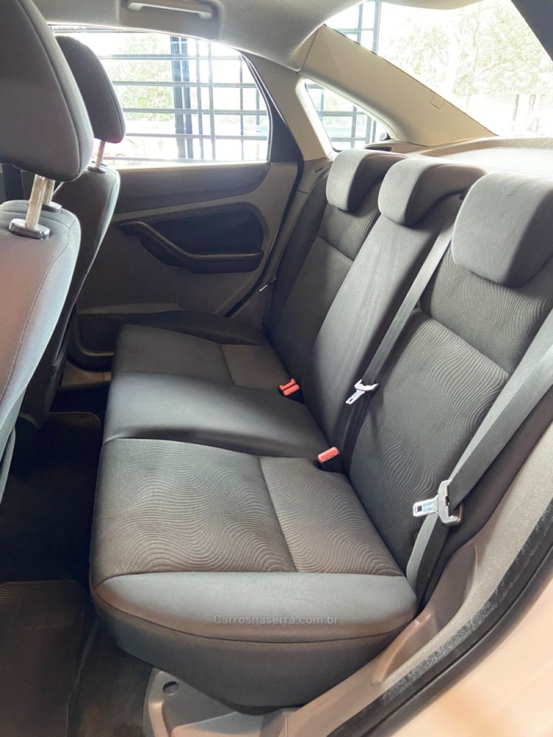 FOCUS 1.6 8V FLEX 4P MANUAL - 2012 - BENTO GONçALVES