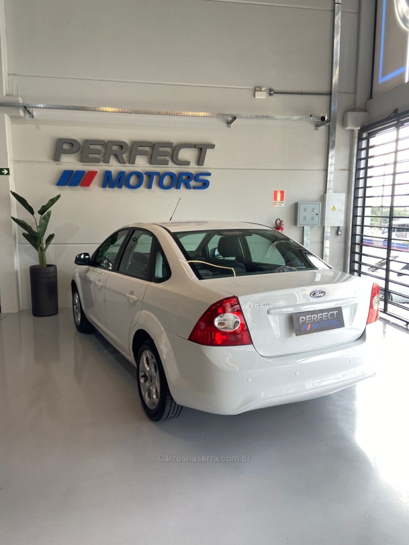FOCUS 1.6 8V FLEX 4P MANUAL - 2012 - BENTO GONçALVES