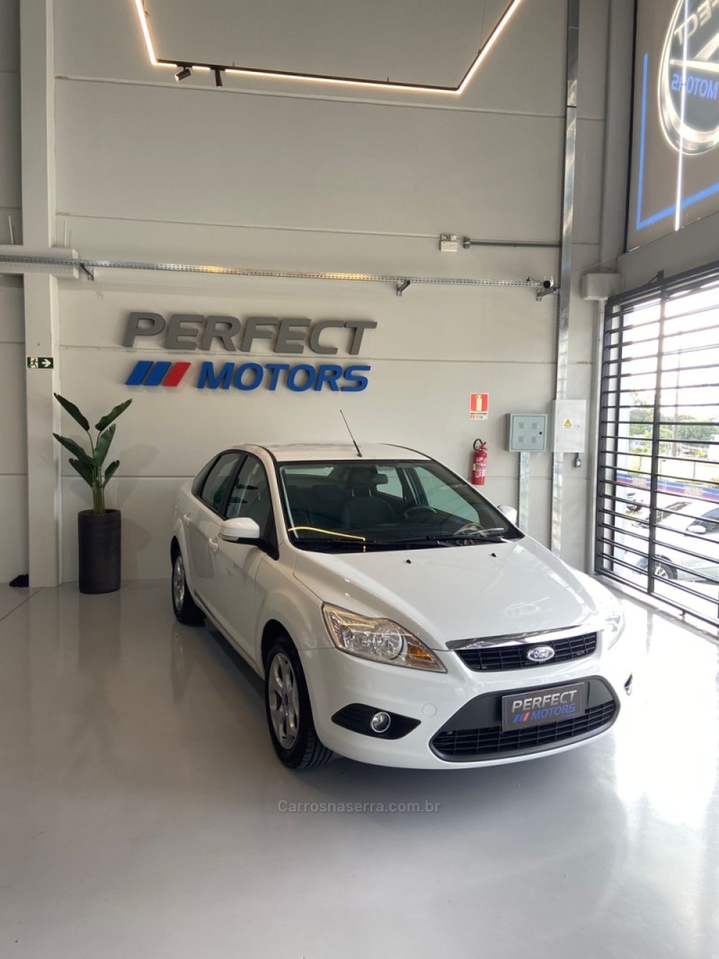 FOCUS 1.6 8V FLEX 4P MANUAL - 2012 - BENTO GONçALVES