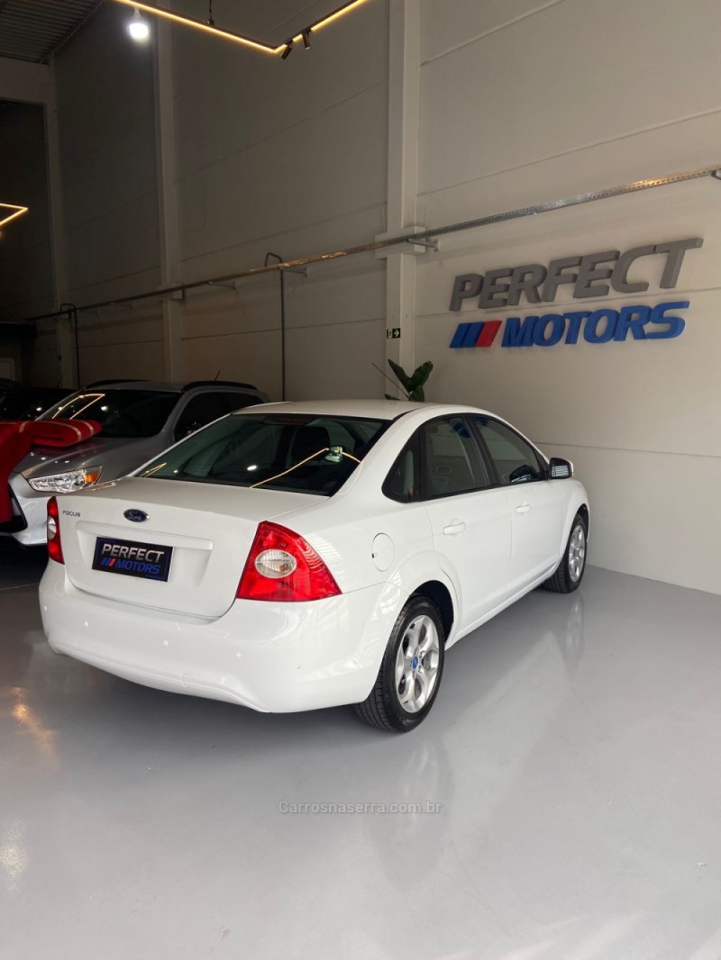 FOCUS 1.6 8V FLEX 4P MANUAL - 2012 - BENTO GONçALVES