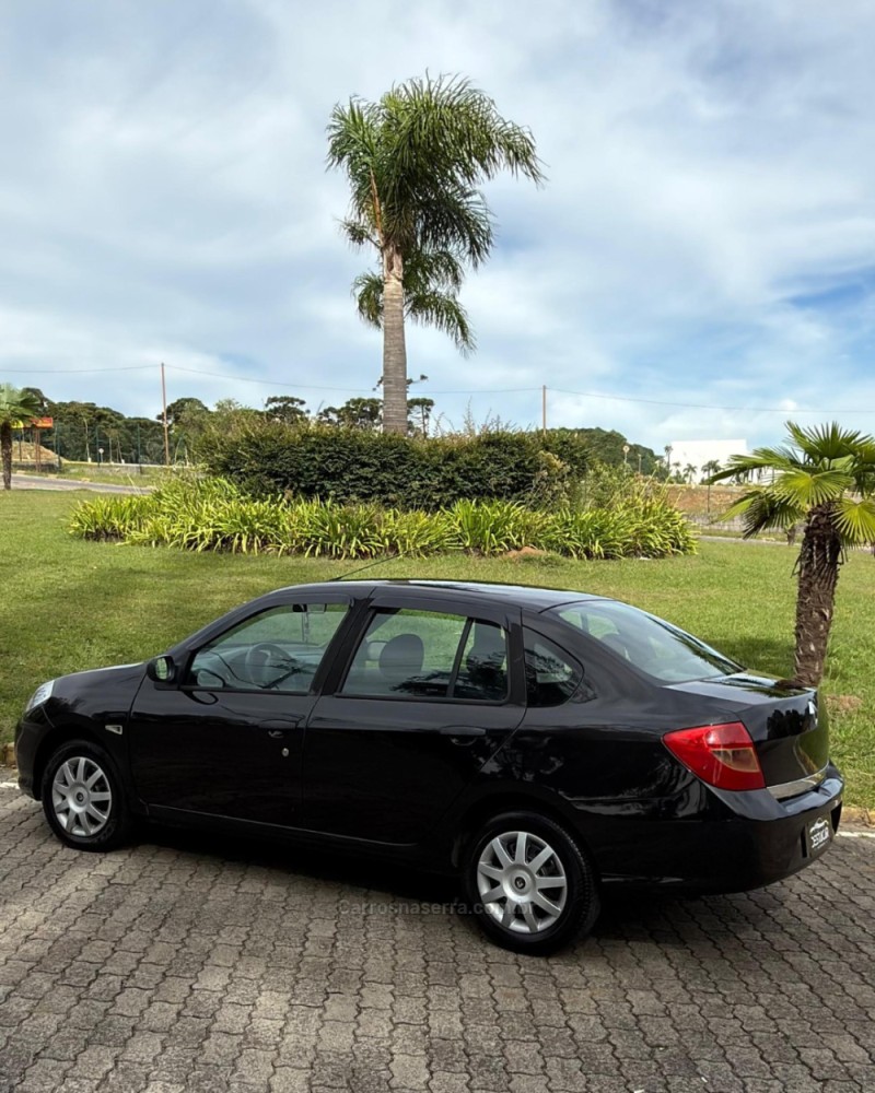 SYMBOL 1.6 EXPRESSION 16V FLEX 4P MANUAL - 2010 - CAXIAS DO SUL