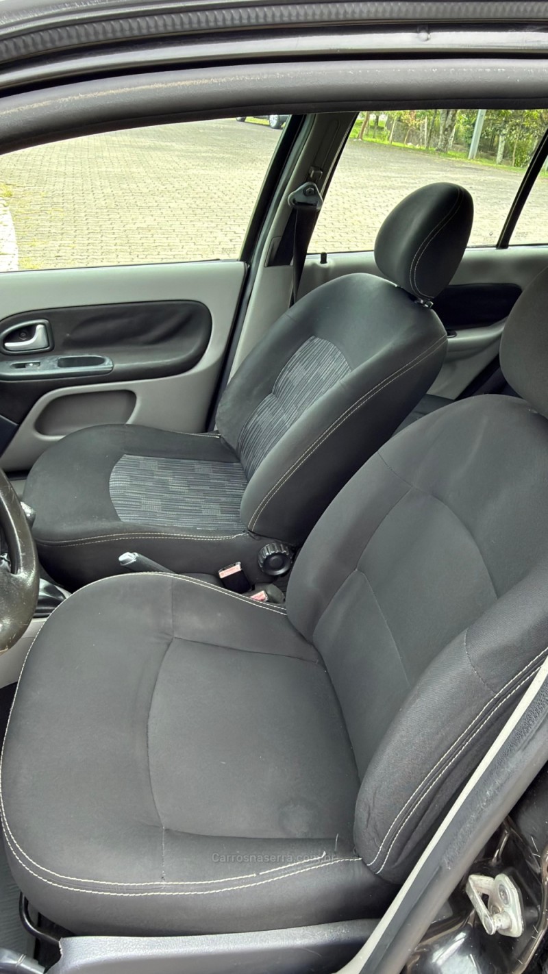 SYMBOL 1.6 EXPRESSION 16V FLEX 4P MANUAL - 2010 - CAXIAS DO SUL