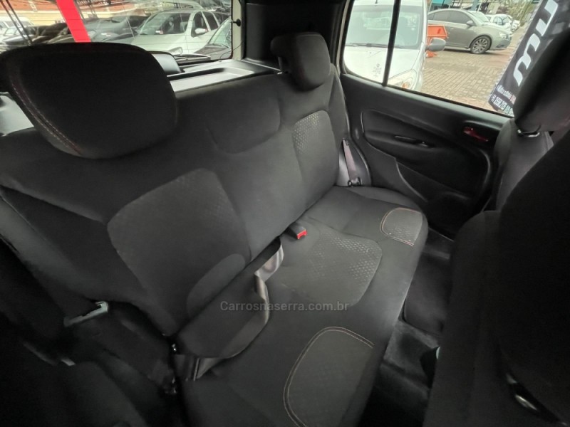 UNO 1.3 FIREFLY FLEX SPORTING 4P MANUAL - 2017 - CAMPO BOM