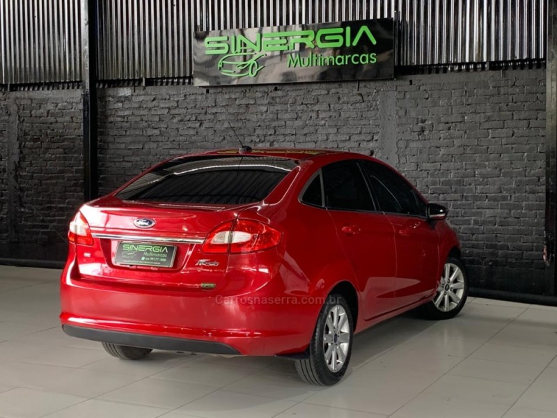 FIESTA 1.6 SE SEDAN 16V FLEX 4P MANUAL - 2012 - CAXIAS DO SUL