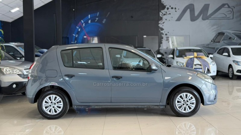 SANDERO 1.0 EXPRESSION 16V FLEX 4P MANUAL - 2014 - ESTâNCIA VELHA