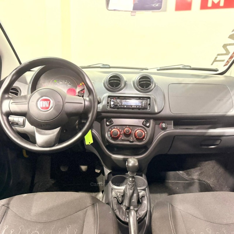 UNO 1.4 SPORTING 8V FLEX 4P MANUAL - 2013 - NOVO HAMBURGO