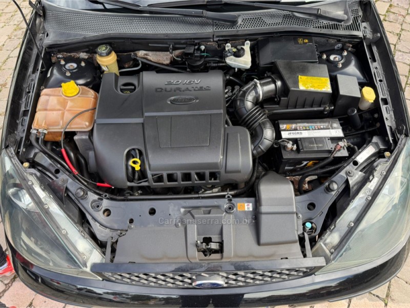 FOCUS 2.0 GHIA 16V GASOLINA 4P MANUAL - 2006 - FARROUPILHA