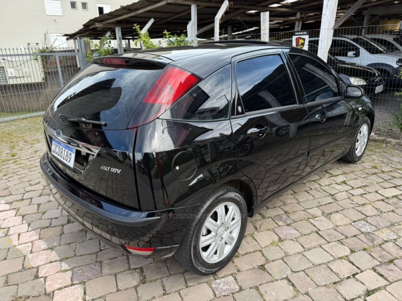 FOCUS 2.0 GHIA 16V GASOLINA 4P MANUAL - 2006 - FARROUPILHA