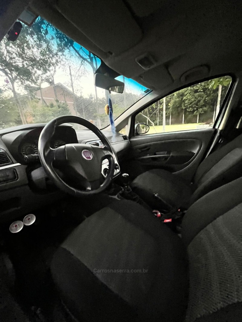 PUNTO 1.4 ATTRACTIVE 8V FLEX 4P MANUAL - 2011 - CARLOS BARBOSA