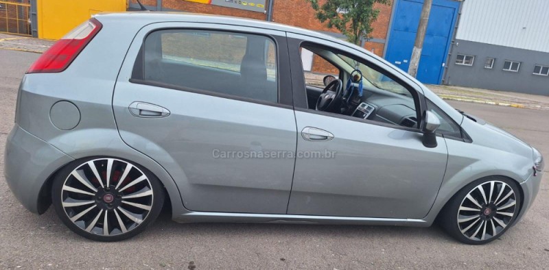 PUNTO 1.4 ATTRACTIVE 8V FLEX 4P MANUAL - 2011 - CARLOS BARBOSA