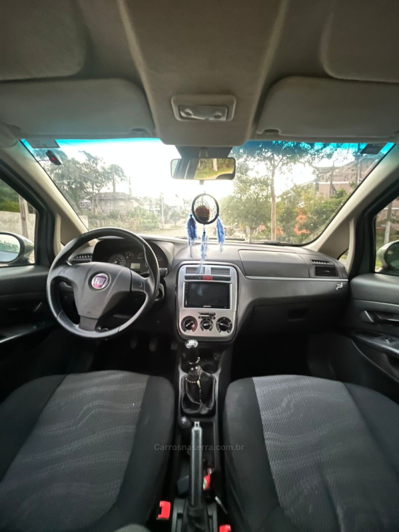 PUNTO 1.4 ATTRACTIVE 8V FLEX 4P MANUAL - 2011 - CARLOS BARBOSA