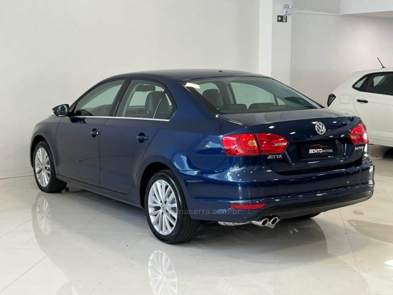 JETTA 2.0 TSI HIGHLINE 200CV GASOLINA 4P TIPTRONIC - 2011 - BENTO GONçALVES
