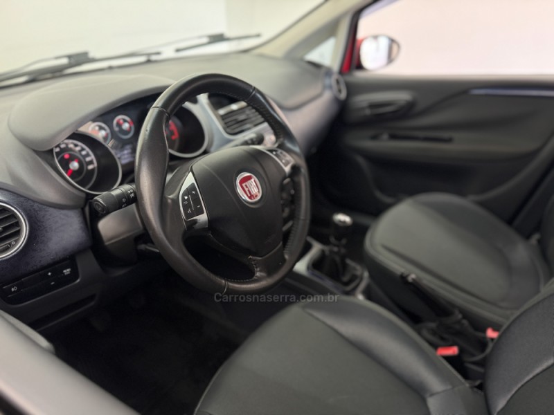 PUNTO 1.4 ATTRACTIVE 8V FLEX 4P MANUAL - 2015 - CARLOS BARBOSA