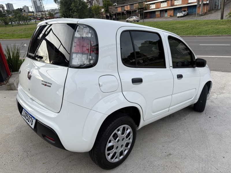 UNO 1.0 EVO ATTRACTIVE 8V FLEX 4P MANUAL - 2017 - CAXIAS DO SUL