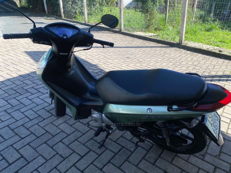 BIZ 125 ES - 2011 - CANELA