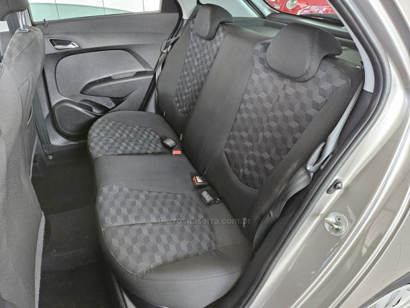 HB20 1.6 COMFORT PLUS 16V FLEX 4P MANUAL - 2017 - TAPEJARA