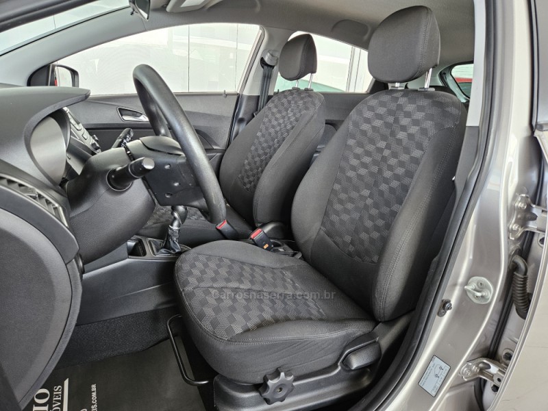 HB20 1.6 COMFORT PLUS 16V FLEX 4P MANUAL - 2017 - TAPEJARA