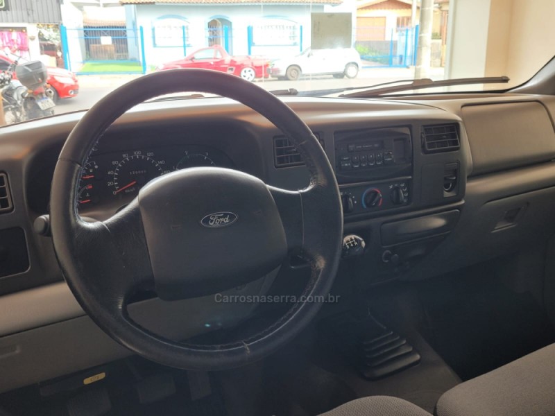 F-250 4.2 XL 4X2 CS TURBO INTERCOOLER DIESEL 2P MANUAL - 2003 - CANELA