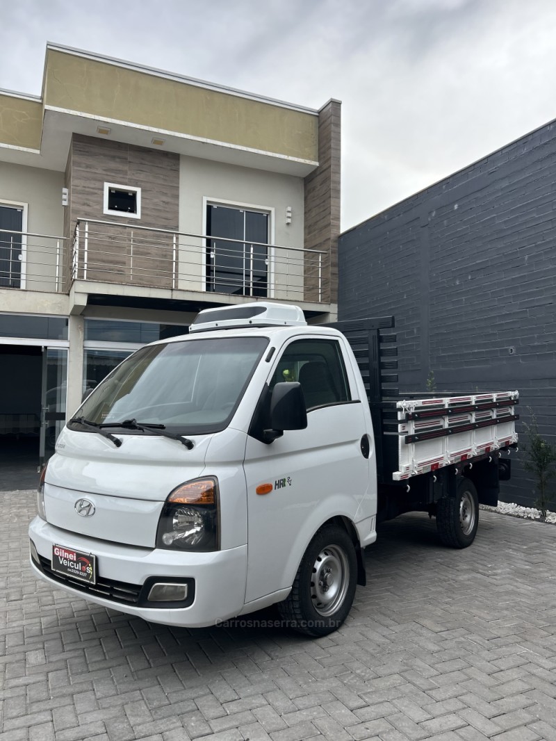 HR 2.5 TCI HDB BAU 4X2 8V 97CV TURBO INTERCOOLER DIESEL 2P MANUAL - 2013 - CARAZINHO