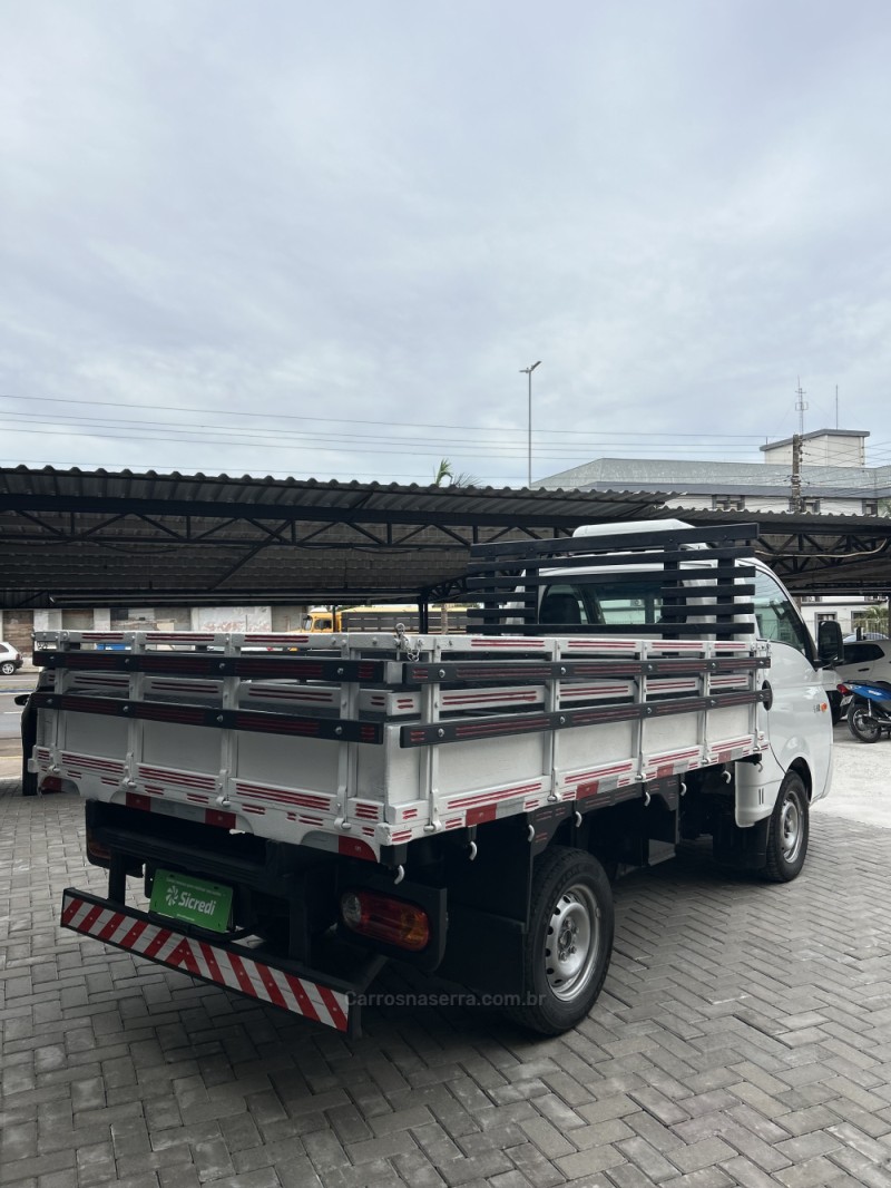 HR 2.5 TCI HDB BAU 4X2 8V 97CV TURBO INTERCOOLER DIESEL 2P MANUAL - 2013 - CARAZINHO