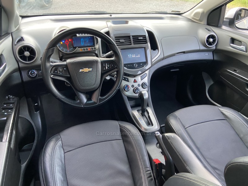 SONIC 1.6 LTZ SEDAN 16V FLEX 4P AUTOMÁTICO - 2014 - NOVA PRATA