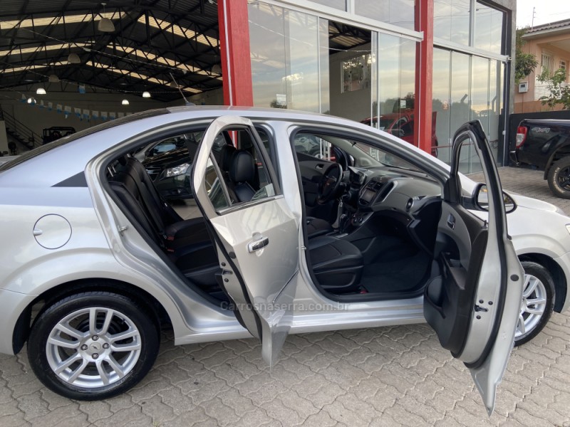 SONIC 1.6 LTZ SEDAN 16V FLEX 4P AUTOMÁTICO - 2014 - NOVA PRATA