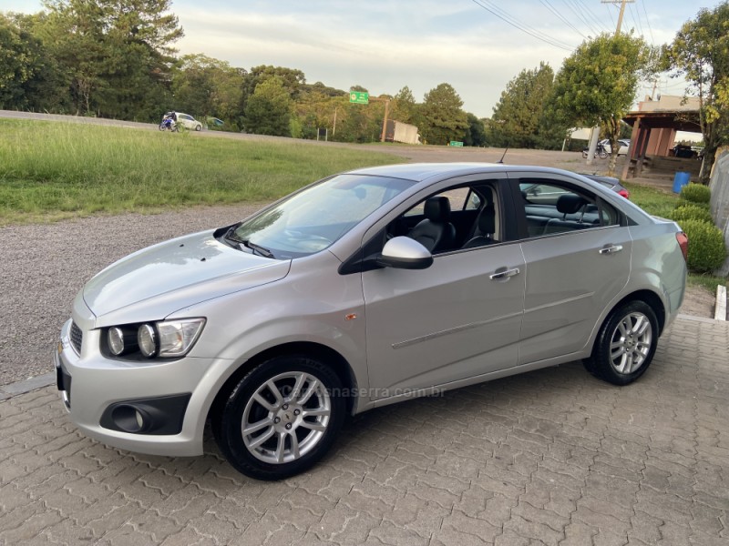SONIC 1.6 LTZ SEDAN 16V FLEX 4P AUTOMÁTICO - 2014 - NOVA PRATA