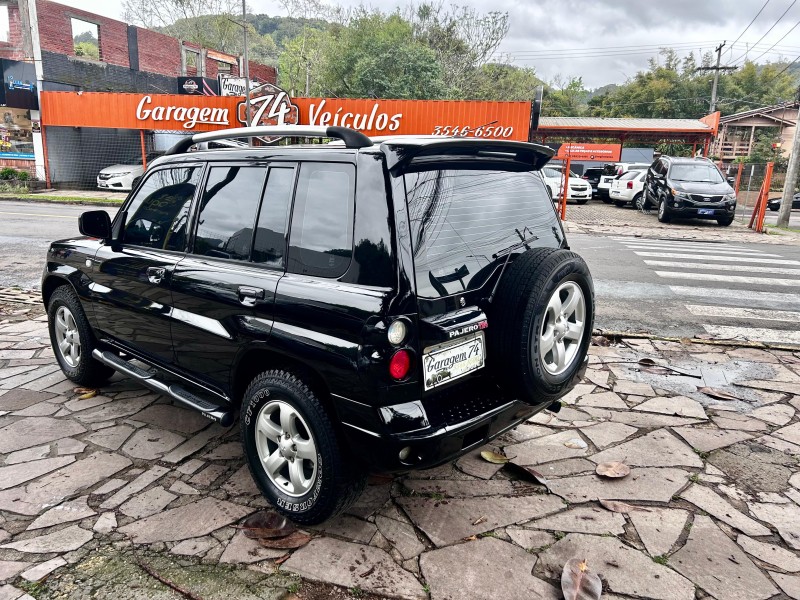 PAJERO TR4 2.0 4X4 16V 131CV GASOLINA 4P AUTOMÁTICO - 2007 - TRêS COROAS