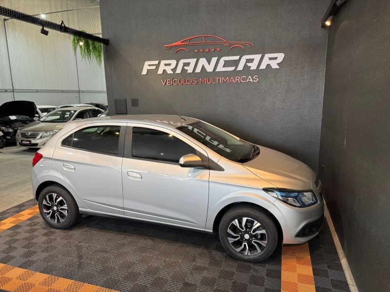 ONIX 1.4 MPFI LT 8V FLEX 4P MANUAL - 2014 - ANTôNIO PRADO