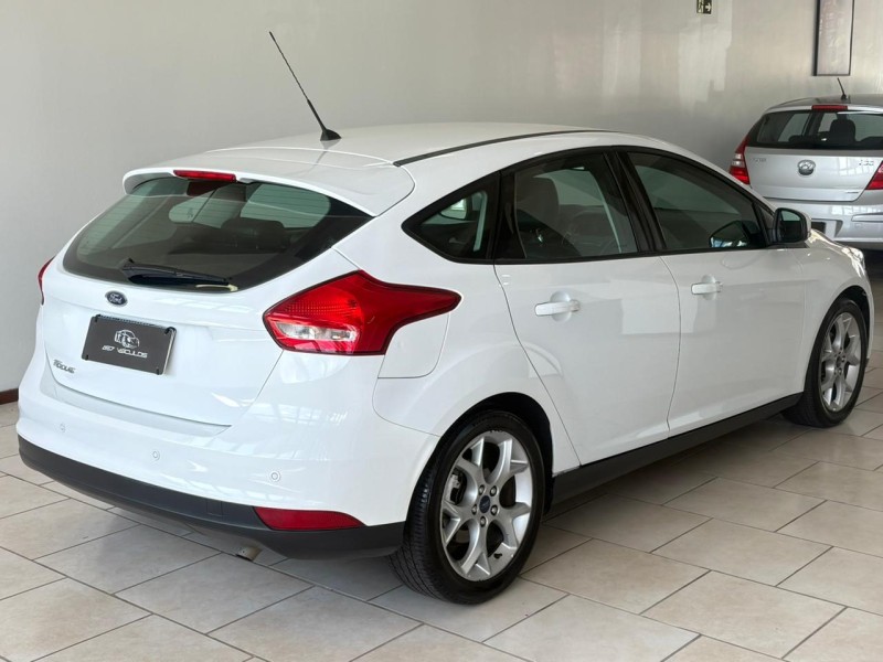 FOCUS 1.6 SE PLUS 16V FLEX 4P MANUAL - 2016 - BENTO GONçALVES