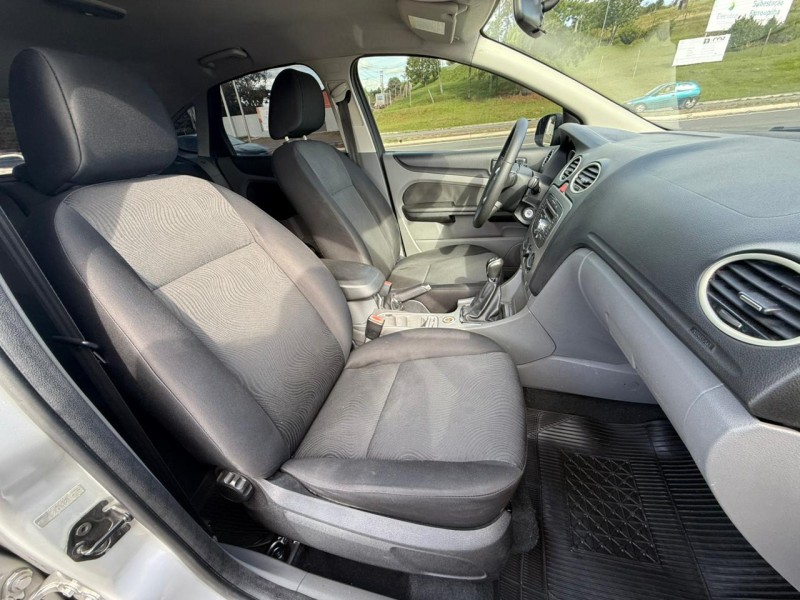 FOCUS 1.6 GLX 16V FLEX 4P MANUAL - 2013 - FARROUPILHA