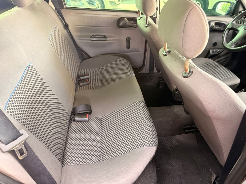 CLASSIC 1.0 MPFI LIFE 8V FLEX 4P MANUAL - 2010 - CANELA