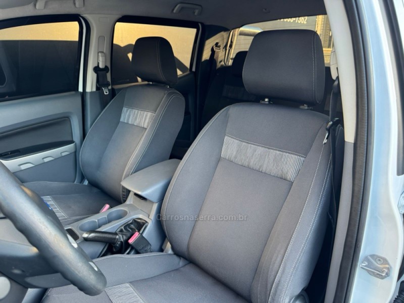 RANGER 2.5 XLT 4X2 CD 16V FLEX 4P MANUAL - 2014 - ESTâNCIA VELHA