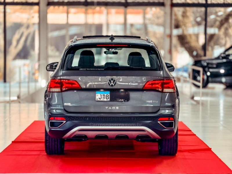 TAOS 1.4 16V HIGHLINE TSI FLEX 4P AUTOMÁTICO - 2024 - NOVA PRATA