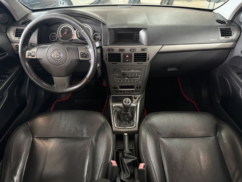 VECTRA 2.0 MPFI GT-X HATCH 8V FLEX 4P MANUAL - 2011 - FARROUPILHA