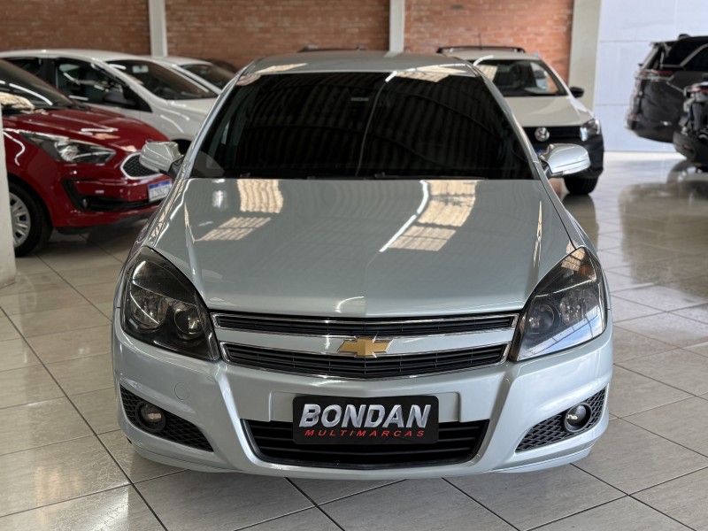 VECTRA 2.0 MPFI GT-X HATCH 8V FLEX 4P MANUAL - 2011 - FARROUPILHA