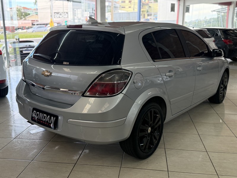 VECTRA 2.0 MPFI GT-X HATCH 8V FLEX 4P MANUAL - 2011 - FARROUPILHA