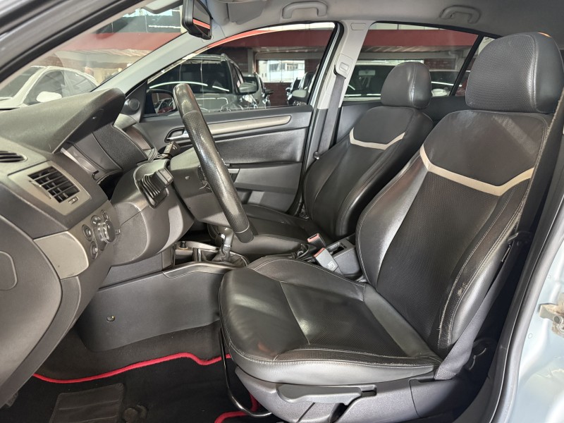 VECTRA 2.0 MPFI GT-X HATCH 8V FLEX 4P MANUAL - 2011 - FARROUPILHA