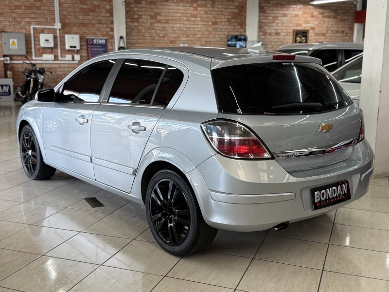 VECTRA 2.0 MPFI GT-X HATCH 8V FLEX 4P MANUAL - 2011 - FARROUPILHA