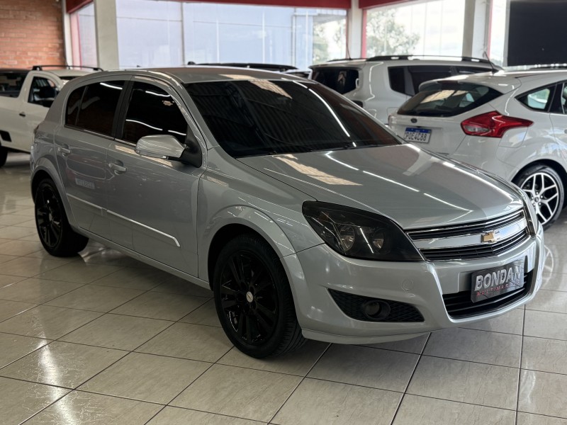 VECTRA 2.0 MPFI GT-X HATCH 8V FLEX 4P MANUAL - 2011 - FARROUPILHA