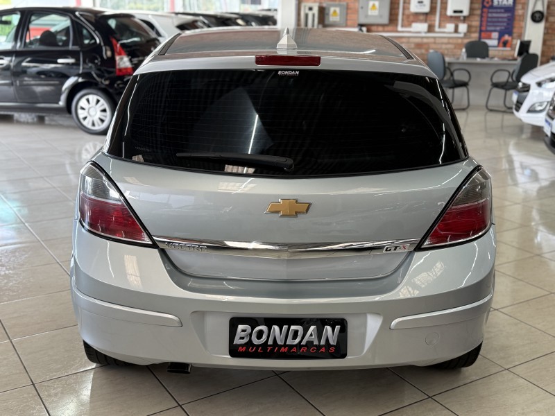 VECTRA 2.0 MPFI GT-X HATCH 8V FLEX 4P MANUAL - 2011 - FARROUPILHA