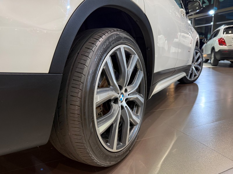 X1 2.0 16V TURBO ACTIVEFLEX XDRIVE25I SPORT 4P AUTOMÁTICO - 2017 - FARROUPILHA